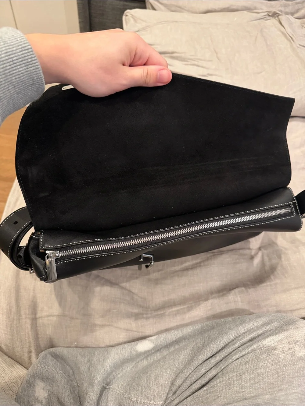 Men's Black Leather Messenger Bag - Classic Minimalist Design